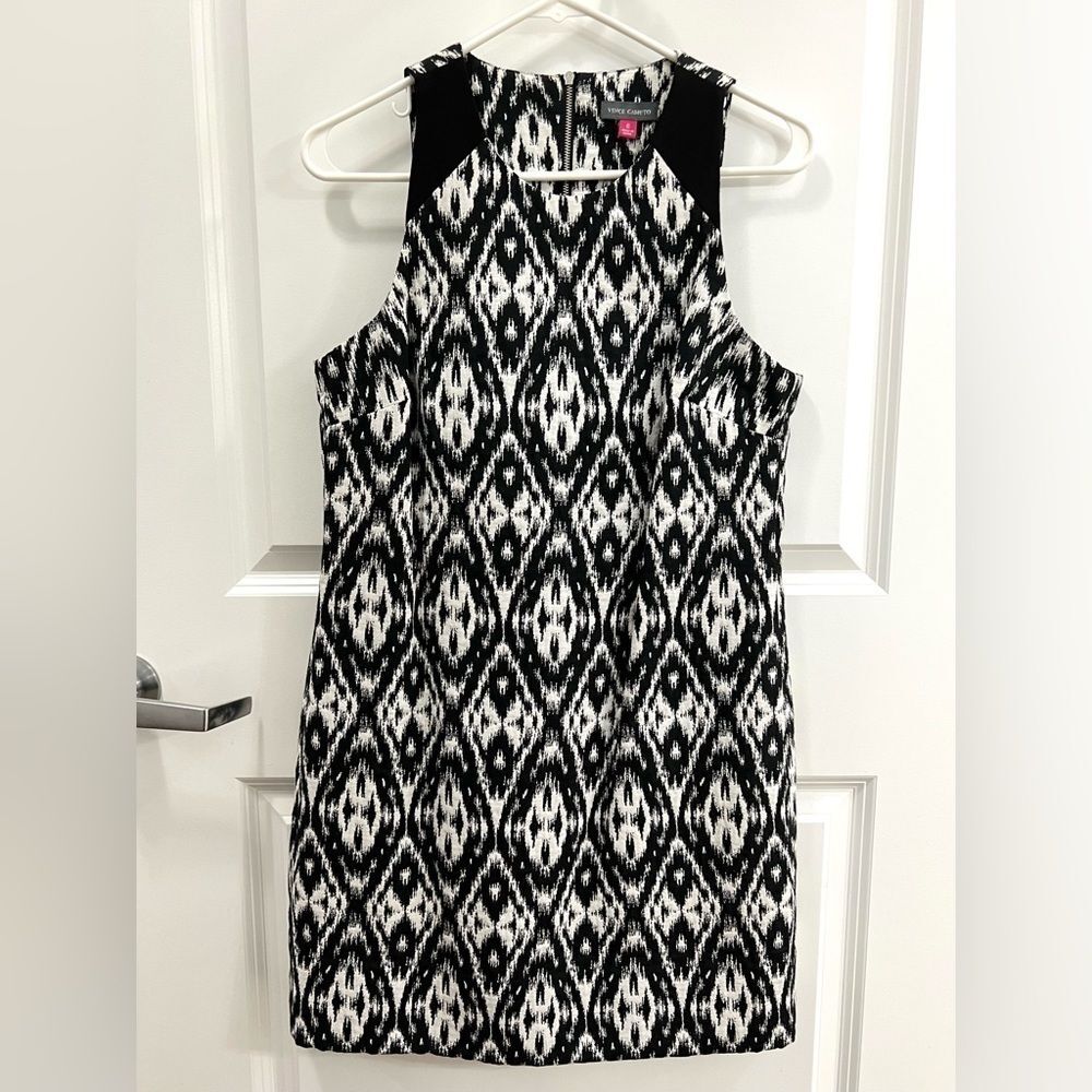 Vince Camuto Black White Printed Dress (Size 6)
